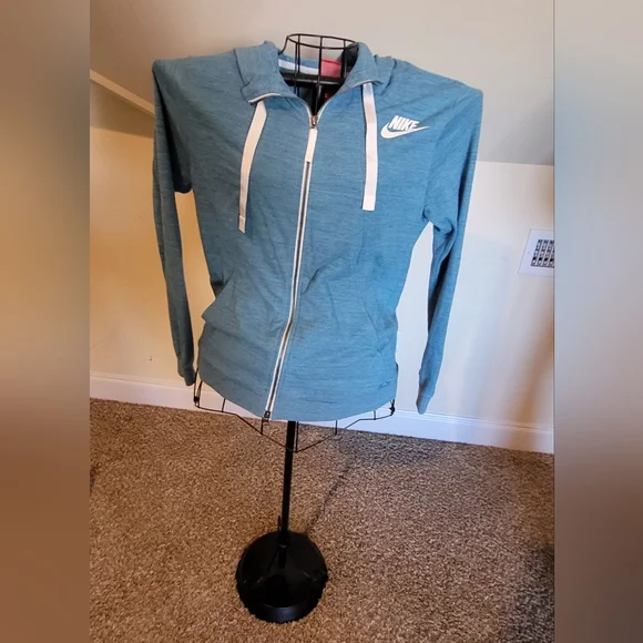 Womens Nike Lightweight Jacket Size Medium - Picture 1 of 3